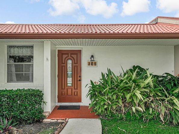 104 Lake Barbara Drive, West Palm Beach FL 33411