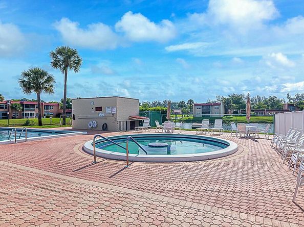 104 Lake Barbara Drive, West Palm Beach FL 33411