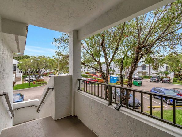 7509 Glendevon Lane 1005, Delray Beach FL 33446