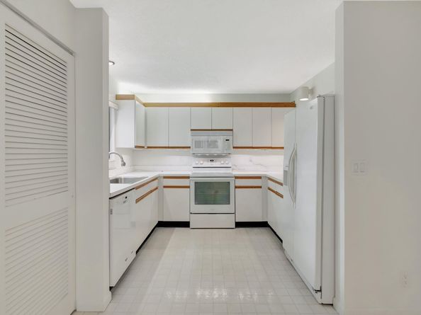7509 Glendevon Lane 1005, Delray Beach FL 33446