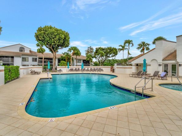 7509 Glendevon Lane 1005, Delray Beach FL 33446