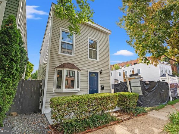 1016 Pendleton Street, Alexandria VA 22314