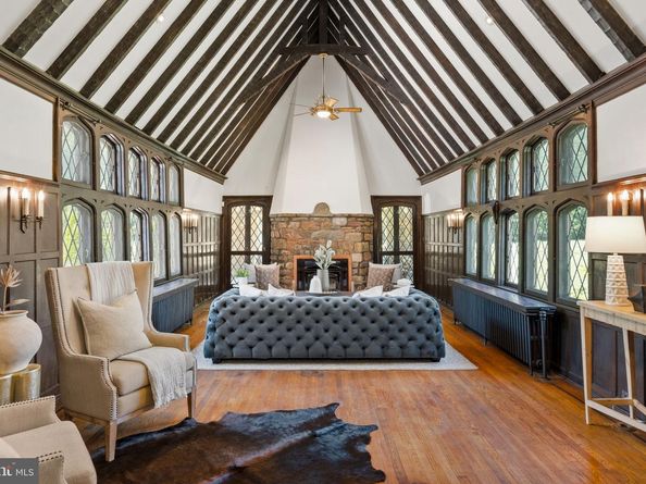 1952 Canterbury Road, Abington PA 19001