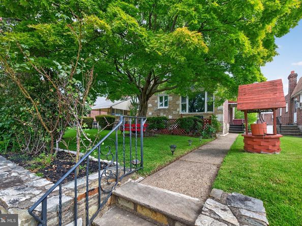 2233 Solly Avenue, Philadelphia PA 19152
