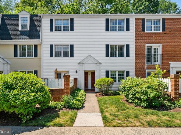 2850 S Wakefield Street C, Arlington VA 22206