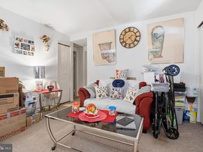100 E Glenolden Avenue B4, Glenolden PA 19036