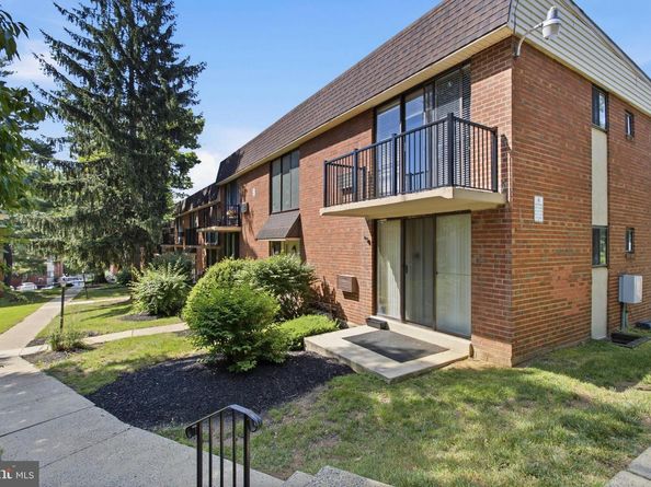 100 E Glenolden Avenue B4, Glenolden PA 19036