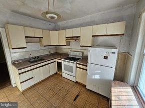 82 E Springer Street, Philadelphia PA 19119