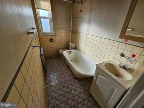 82 E Springer Street, Philadelphia PA 19119