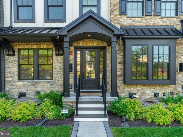 206 N Aberdeen Avenue D, Wayne PA 19087