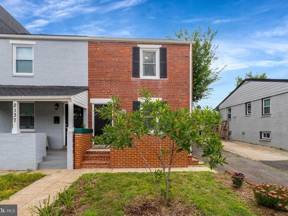 2139 S Oxford Street, Arlington VA 22204