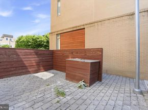 740 S Chris Columbus Boulevard 17, Philadelphia PA 19147