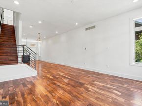 740 S Chris Columbus Boulevard 17, Philadelphia PA 19147