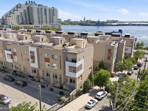 740 S Chris Columbus Boulevard 17, Philadelphia PA 19147