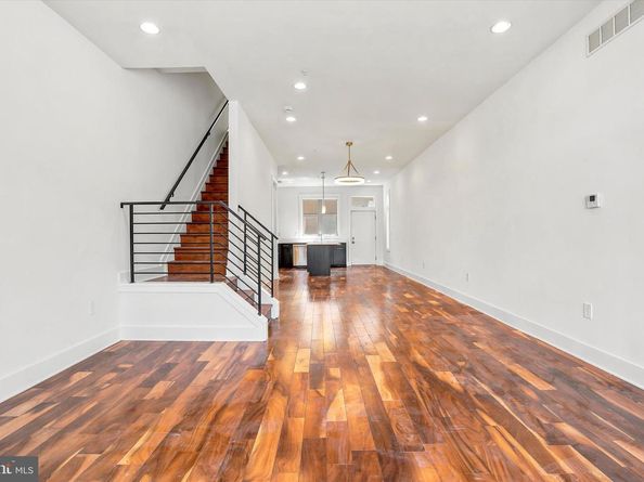 740 S Chris Columbus Boulevard 17, Philadelphia PA 19147