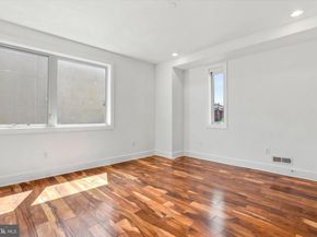740 S Chris Columbus Boulevard 17, Philadelphia PA 19147