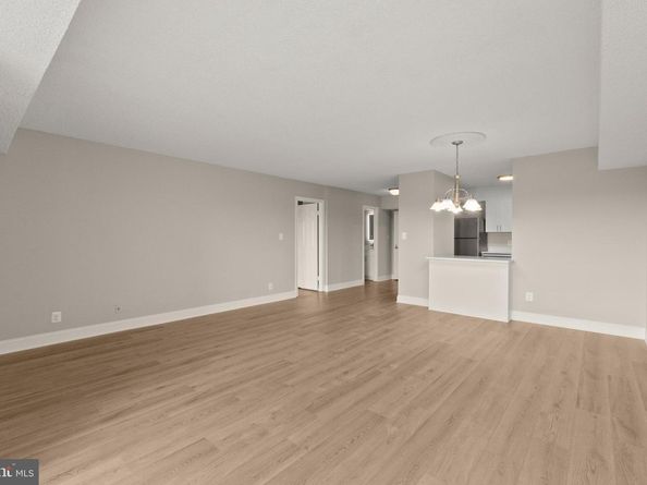 3800 Powell Lane 1218, Falls Church VA 22041