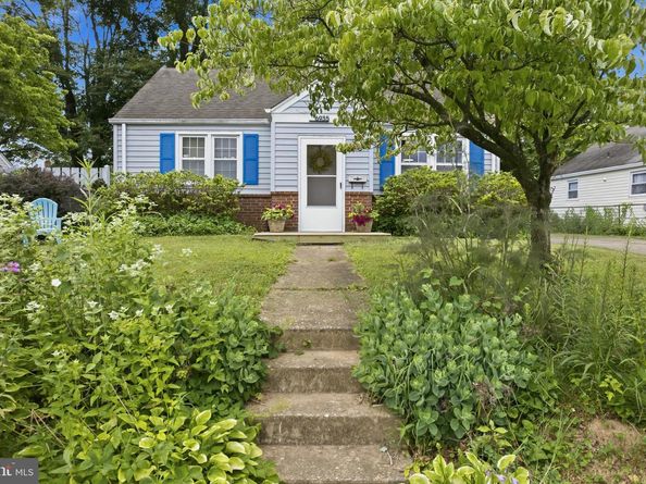 6935 Kenfig Drive, Falls Church VA 22042