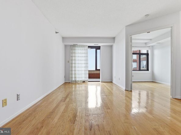 2400 Clarendon Boulevard 815, Arlington VA 22201