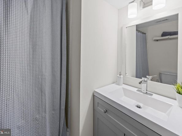 1019 Lombard Street, Philadelphia PA 19147