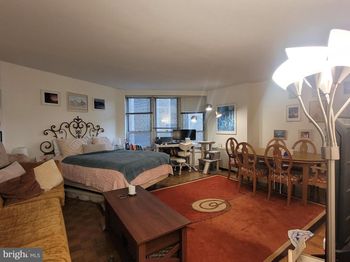 224 W Rittenhouse Square