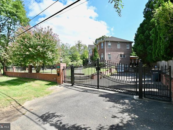 7801 Ridgewood Drive, Annandale VA 22003