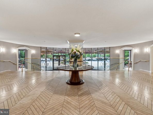 8340 Greensboro Drive 401, Mclean VA 22102