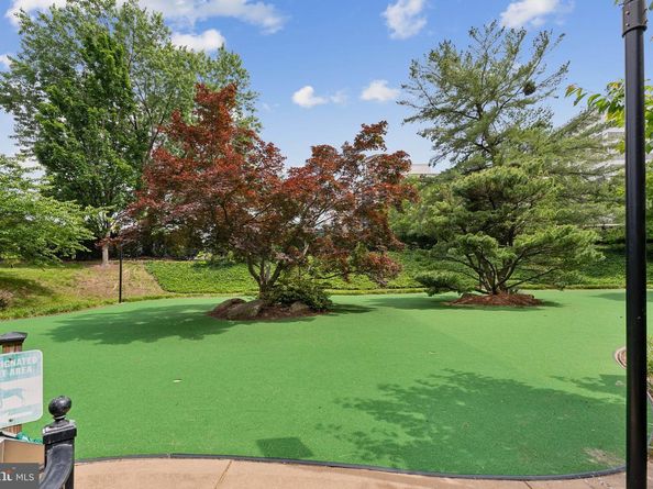 8340 Greensboro Drive 401, Mclean VA 22102