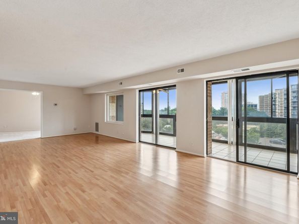 8340 Greensboro Drive 401, Mclean VA 22102