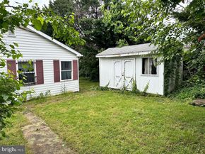 2233 N Dinwiddie Street, Arlington VA 22207