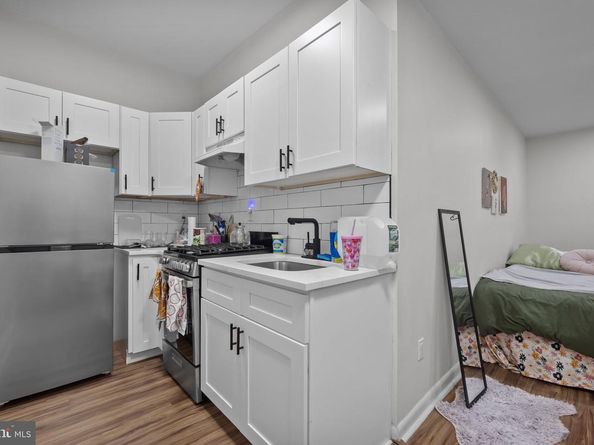 400 E Vernon Road, Philadelphia PA 19119
