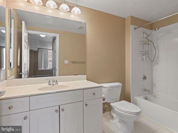 2726 Gallows Road 411, Vienna VA 22180