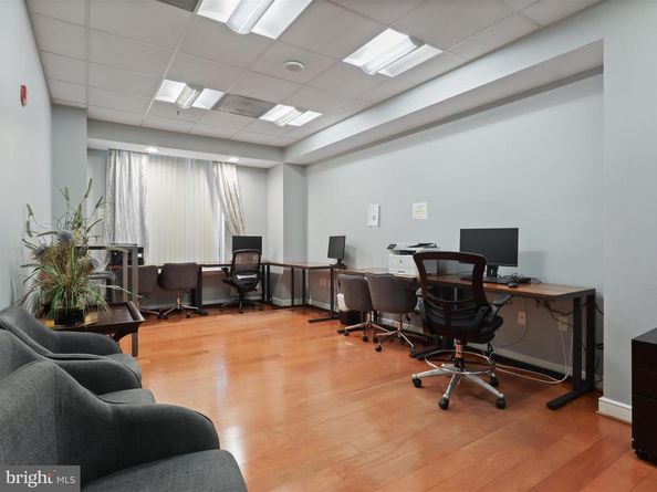 2726 Gallows Road 411, Vienna VA 22180