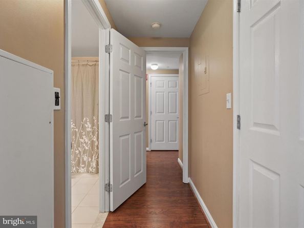 2726 Gallows Road 411, Vienna VA 22180