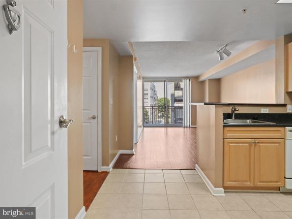2726 Gallows Road 411, Vienna VA 22180