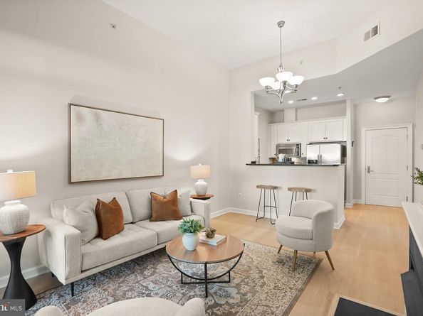1000 N Randolph Street 102, Arlington VA 22201