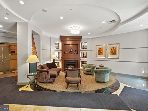 1000 N Randolph Street 102, Arlington VA 22201