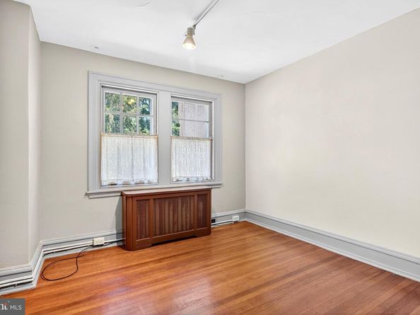 6905 Lincoln Drive, Philadelphia PA 19119