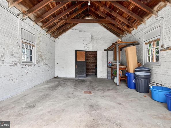 6905 Lincoln Drive, Philadelphia PA 19119