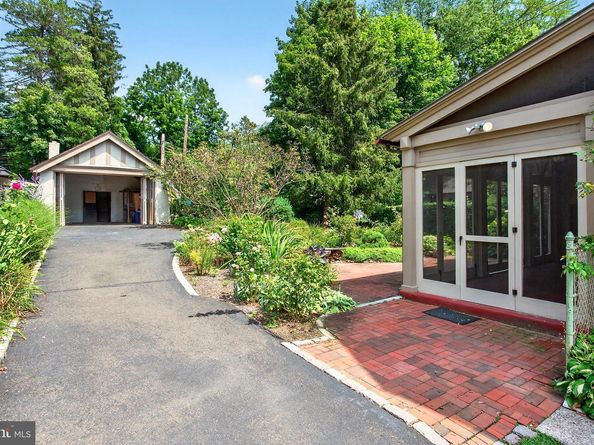 6905 Lincoln Drive, Philadelphia PA 19119
