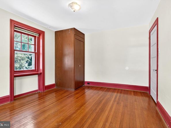 6905 Lincoln Drive, Philadelphia PA 19119