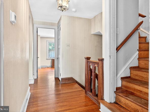 6905 Lincoln Drive, Philadelphia PA 19119