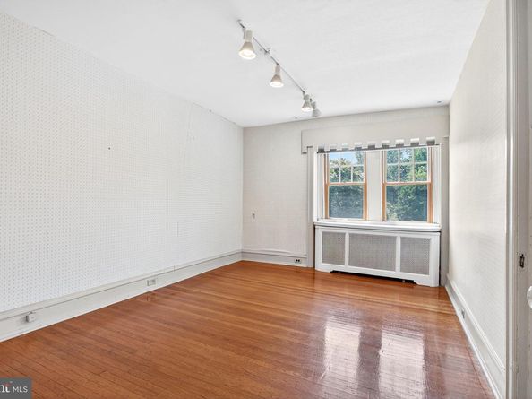 6905 Lincoln Drive, Philadelphia PA 19119