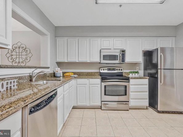 3179 Summit Square Drive 2B2, Oakton VA 22124