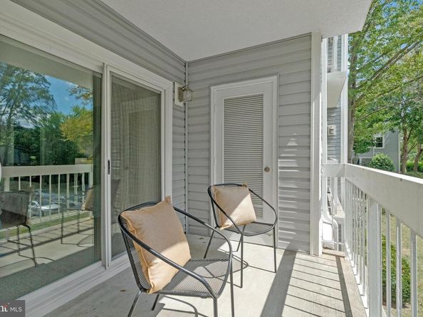 3179 Summit Square Drive 2B2, Oakton VA 22124