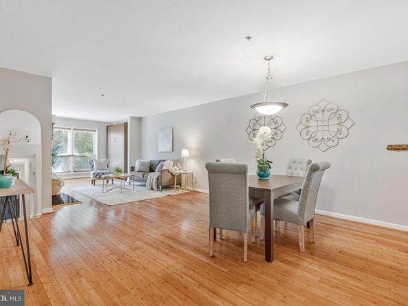3179 Summit Square Drive 2B2, Oakton VA 22124