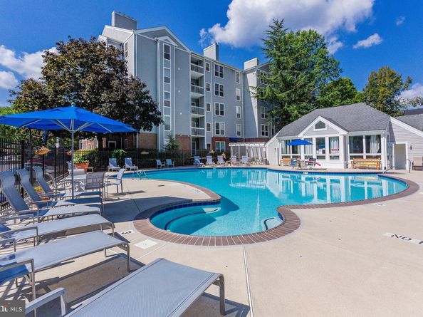 3179 Summit Square Drive 2B2, Oakton VA 22124