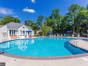 3179 Summit Square Drive 2B2, Oakton VA 22124