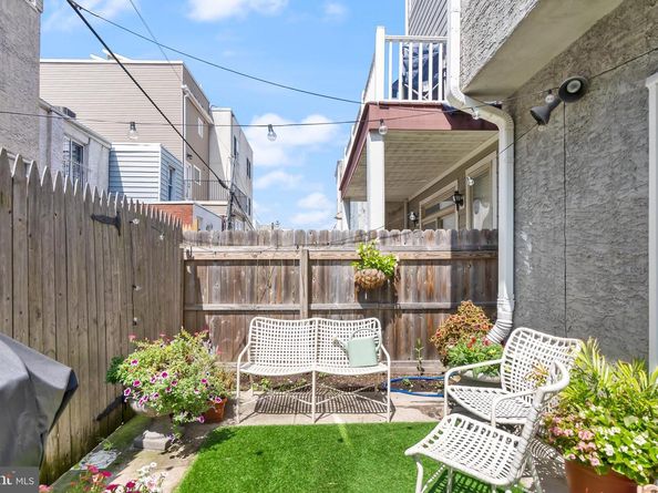 2610 Catharine Street, Philadelphia PA 19146