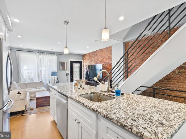 2610 Catharine Street, Philadelphia PA 19146